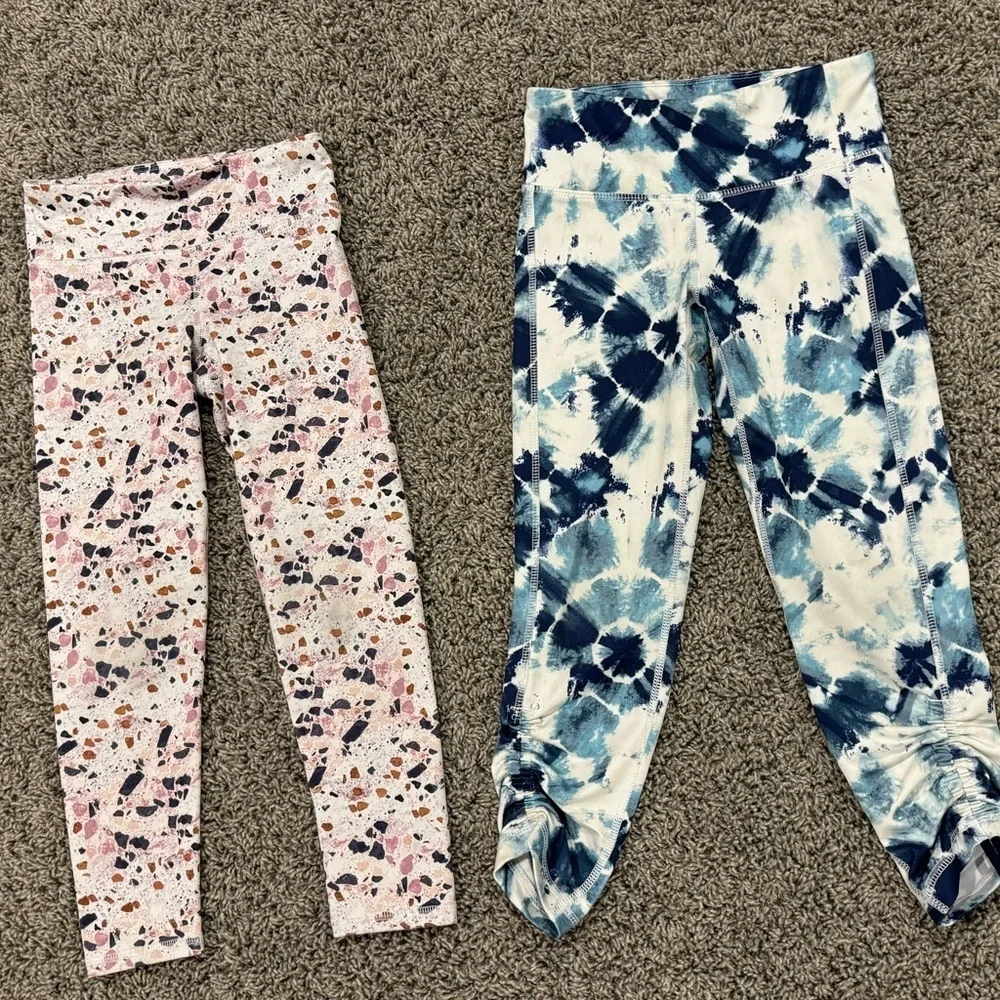5/$25 Bundle of 2 pairs of girls Old Navy leggings